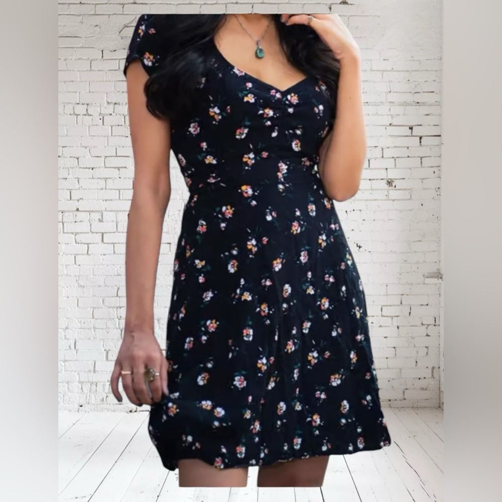 Abercrombie and Fitch Midi Black floral dress Size Small